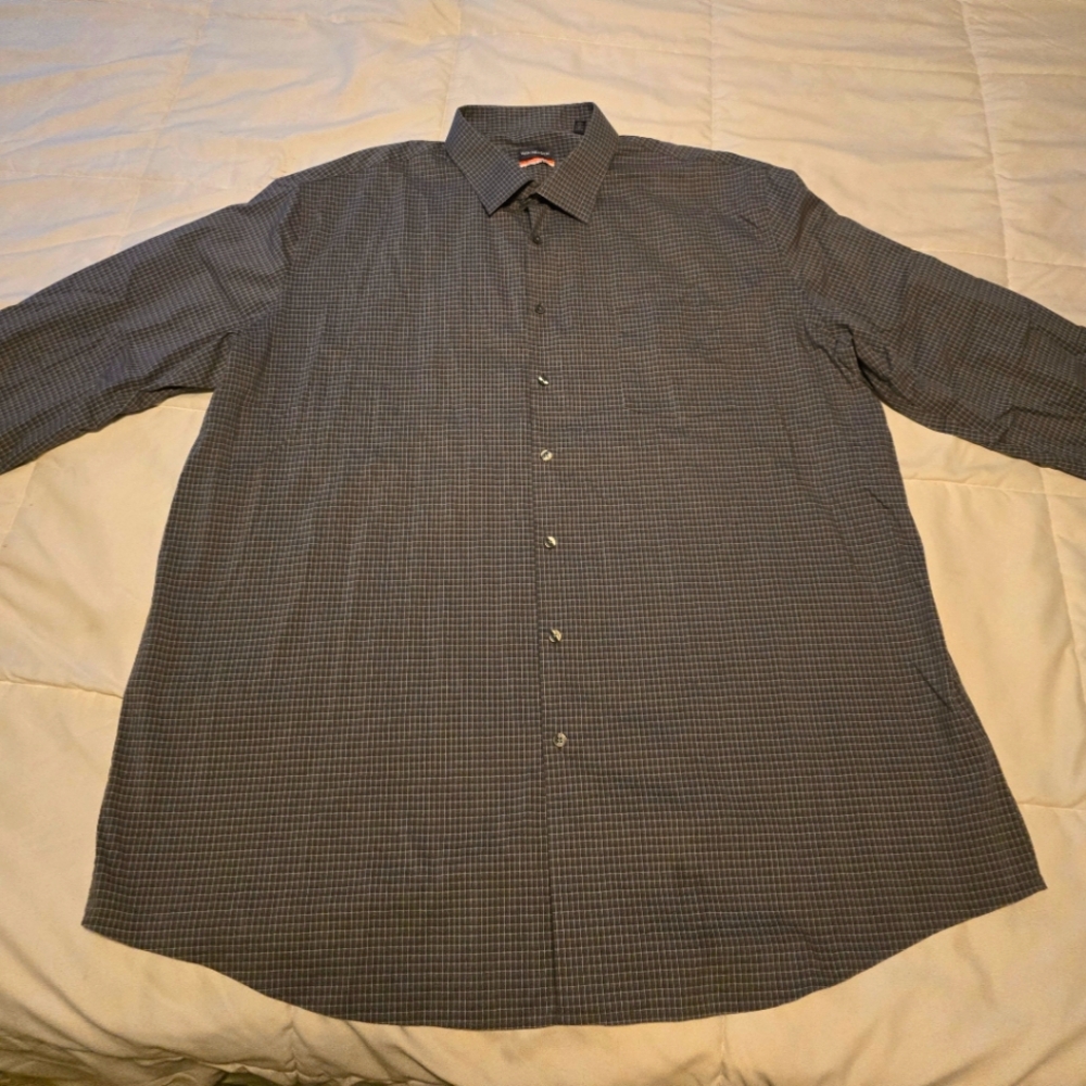 Men's Van Huesan Grey Checkered Shirt